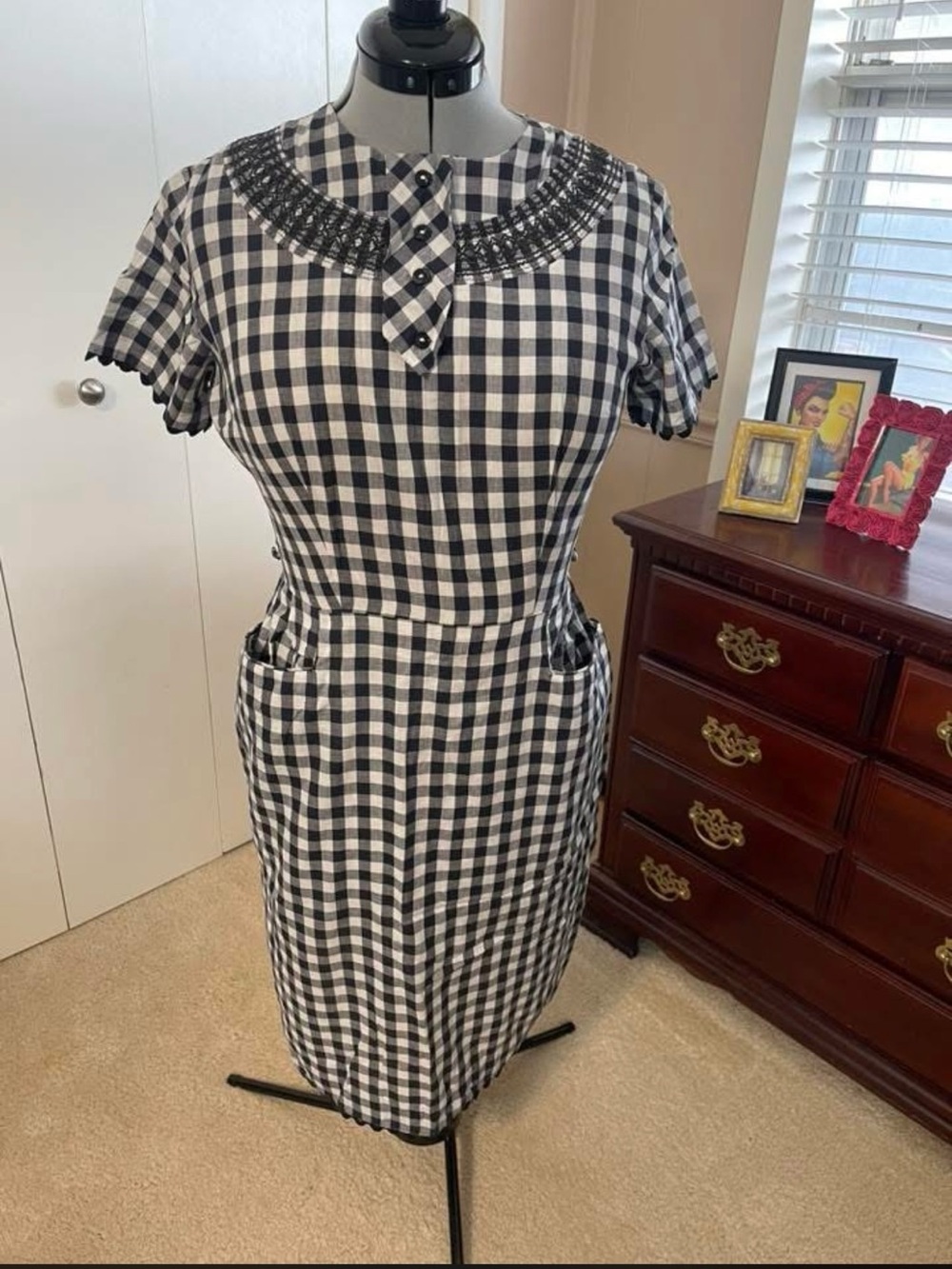 READ Description! 1950’s black gingham house dress.